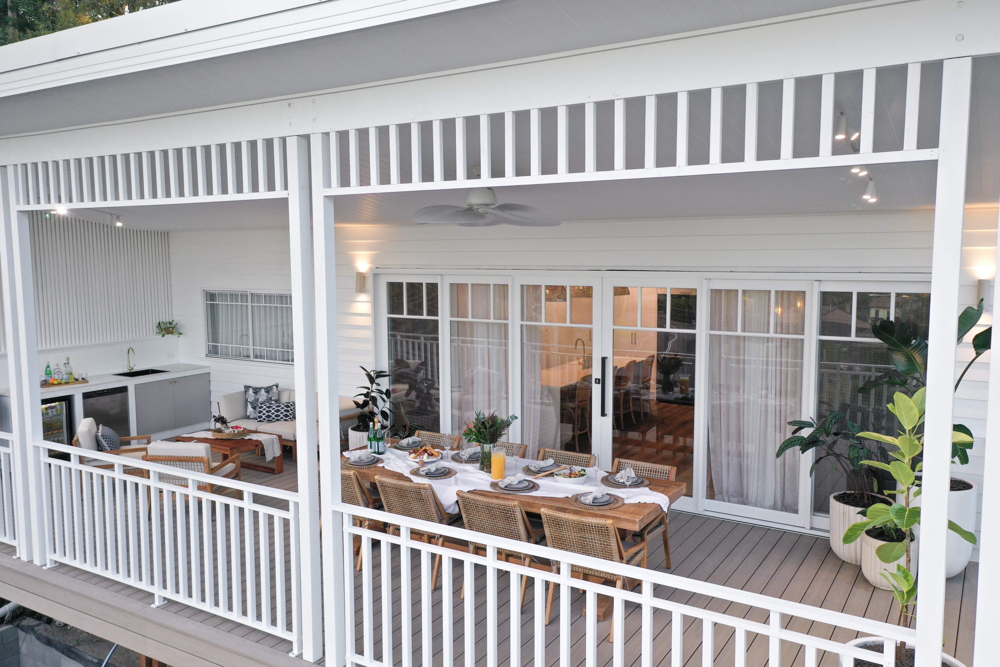 Wangi Wangi House deck and outdoor entertaining area from above