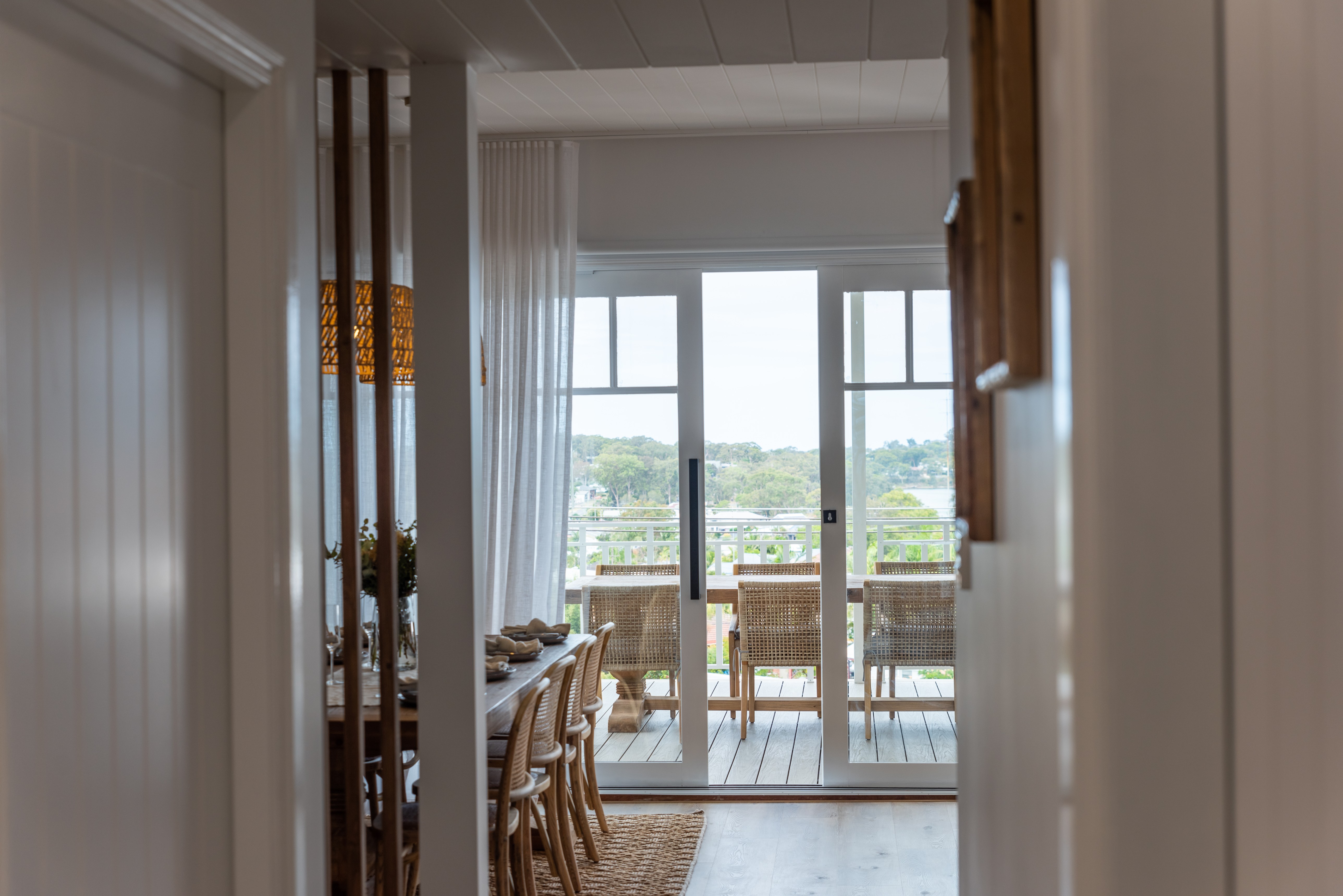 Wangi Wangi House dining area with lake view